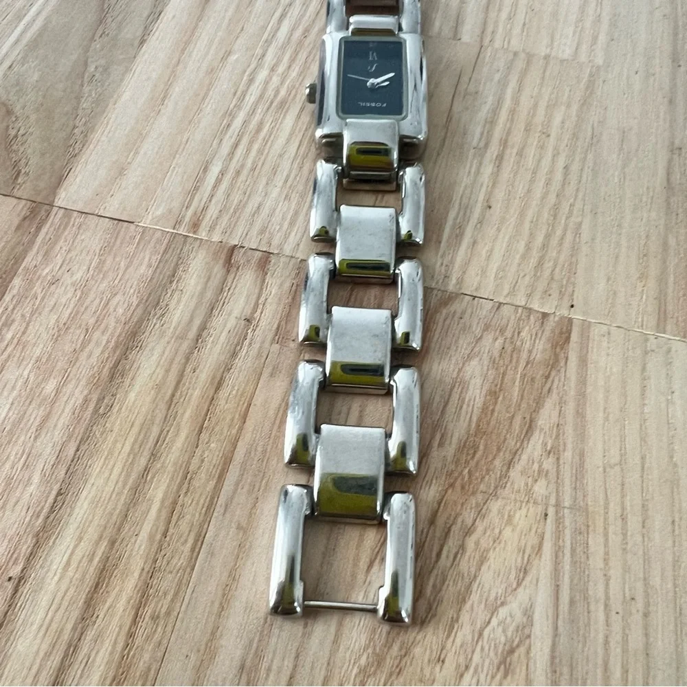 Fossil ladies rectangular black dial silver tone bracelet watch NEW BATTERY
